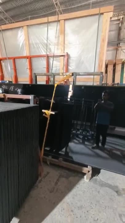 Real glass storage racks in the Jinbo Jiaqing workshop